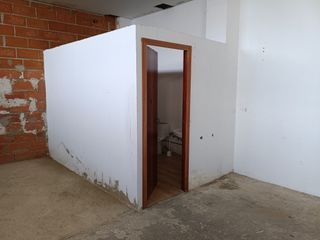 Local - Cochera en Alquiler