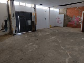Local - Cochera en Alquiler