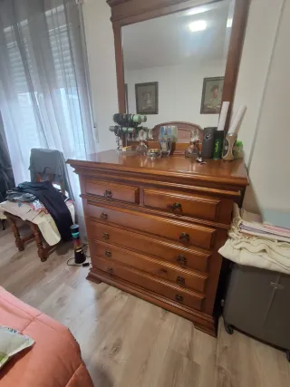 Cómoda de madera maciza