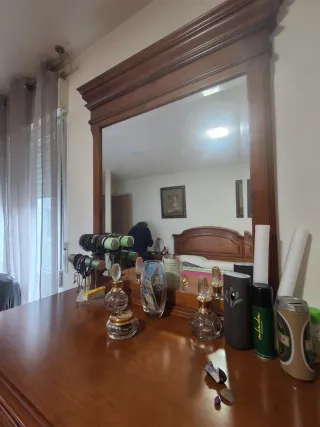 Cómoda de madera maciza