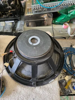 Subwoofer RCF 18 Pulgadas