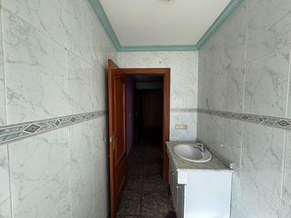 Casa adosada en venta en Guadix