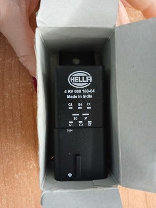 HELLA 4RV 008 188-641 Relé, sistema de precalentamiento - 12V - Número de conexiones: 8