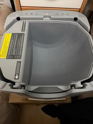 Arenero automático para gatos