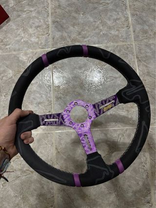 Volante Desplazado MOMO Morado