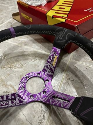 Volante Desplazado MOMO Morado