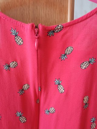 Vestido corto estampado piñas