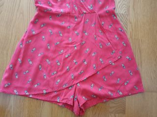 Vestido corto estampado piñas