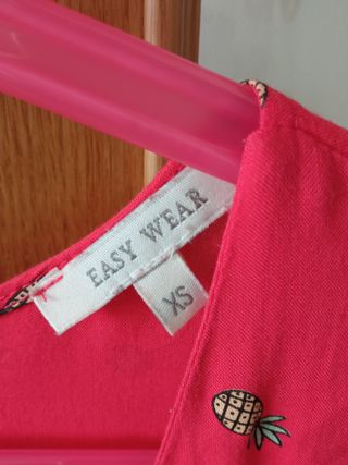 Vestido corto estampado piñas