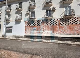 Local comercial en alquiler en Llerena