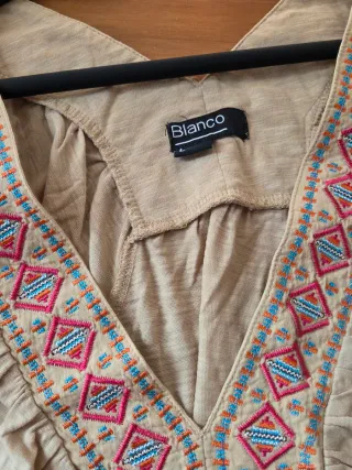 Blusa Beige Manga Corta Bordados Étnicos Blanco