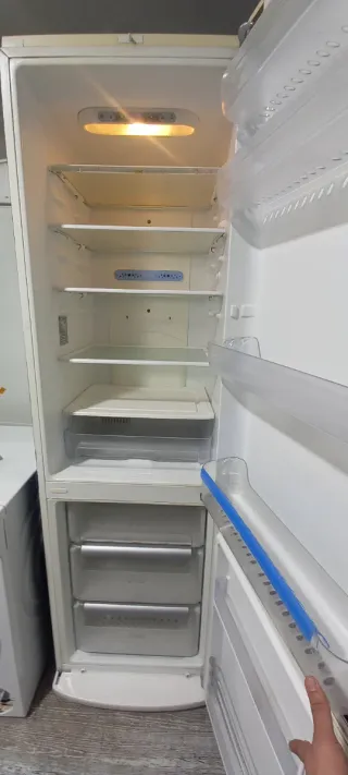 Pack Frigorífico LG,  Lavadora LG Microondas aiwa