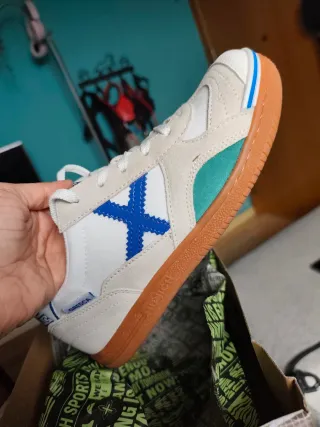 Zapatilla Munich Gresca Unisex Beige/Azul