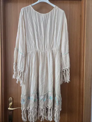 Vestido beige bordado talla única