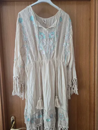 Vestido beige bordado talla única