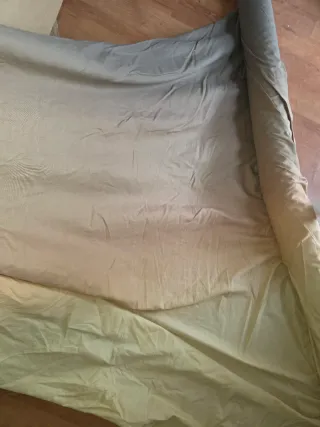 Dos rollos de tela fucsia