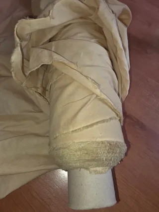 Dos rollos de tela fucsia