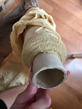 Dos rollos de tela fucsia