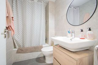 Piso en venta en Colores - Entreparques en Sevilla