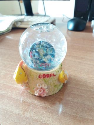 souvenir corfu - palla di vetro €2