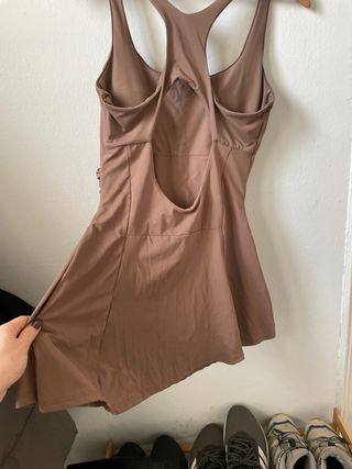 Vestido deportivo marrón