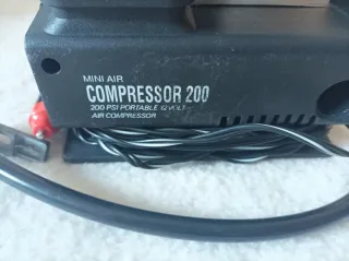 Compresor Coche y Pelotas con Manómetro.