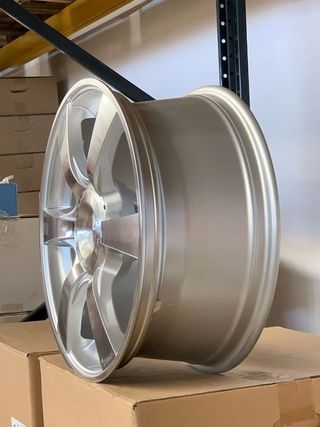 4 llantas AVUS AC-602 8X18 5X100 ET35 italia