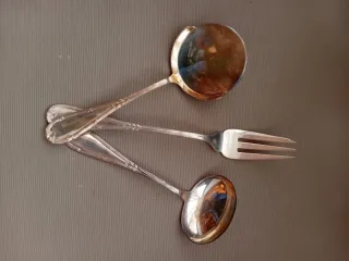 CUBERTERIA COMPLETA DE PLATA MENESES