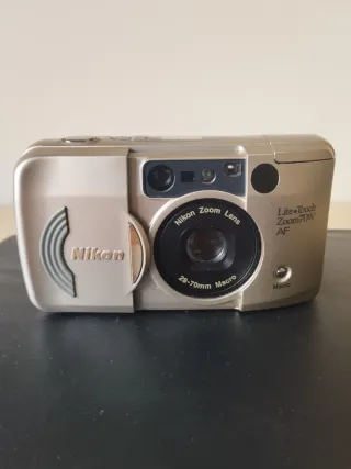 Cámara Nikon Lite-touch Zoom 70W AF
