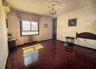 Piso en venta en Linares