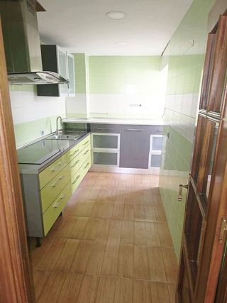 Piso en venta en Parque Alcosa - Jardines del Edén en Sevilla