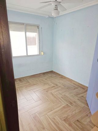 Piso en venta en Parque Alcosa - Jardines del Edén en Sevilla