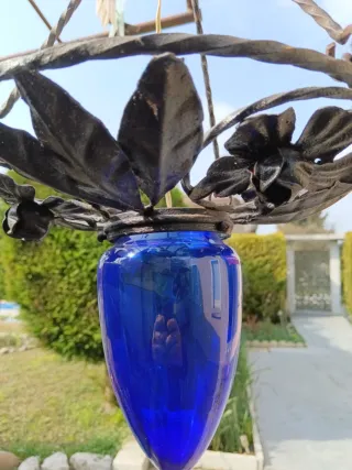 Lampadario ferro battuto e vetro blu vintage
