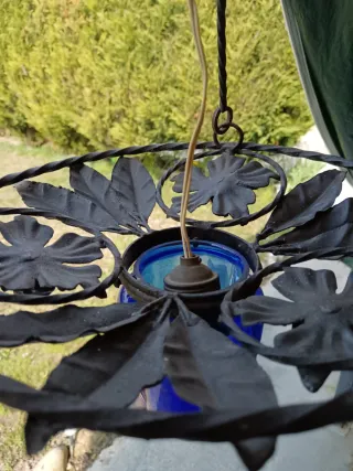 Lampadario ferro battuto e vetro blu vintage
