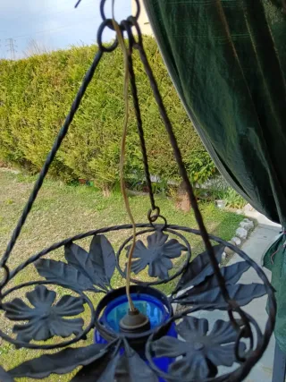 Lampadario ferro battuto e vetro blu vintage