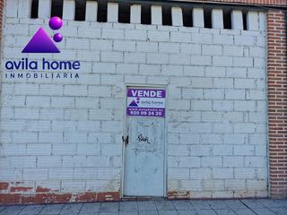 Local comercial en venta en Universidad en Ávila