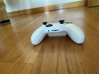 Xbox Series S 500Gb con un controller