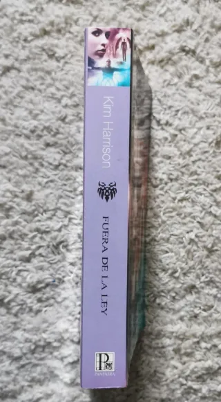 Fuera de la ley (Rachel Morgan / the Hollows)