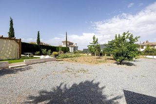 Terreno en venta en Zubia (La)