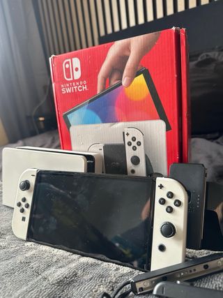 Nintendo Switch OLED Bianca e Nera