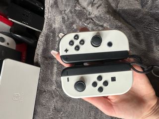 Nintendo Switch OLED Bianca e Nera