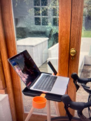 Soporte portátil para móvil y bici