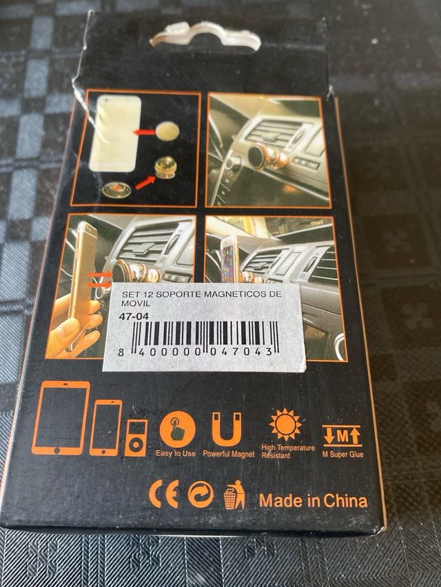 Supporto magnetico universale per cellulare