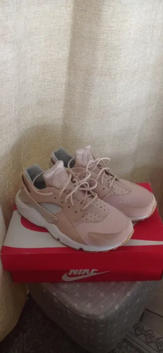 Scarpe Nike Air Huarache Rosa e Bianche