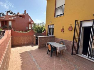Casa adosada en alquiler en Las Cancelas - Valdeolletas en Marbella