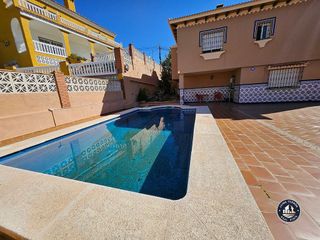 Chalet en alquiler en Cotomar - Urbanizaciones en Rincón de la Victoria