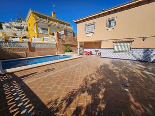 Chalet en alquiler en Cotomar - Urbanizaciones en Rincón de la Victoria