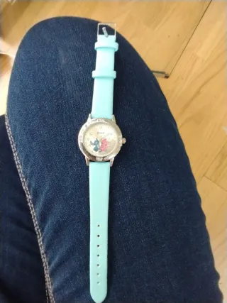 Reloj infantil azul con personajes