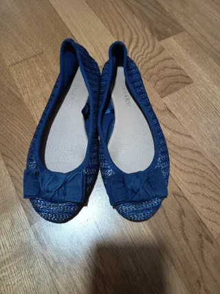 Bailarinas azules Primark con lazo