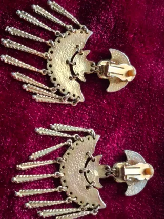 Pendientes antiguos dorados